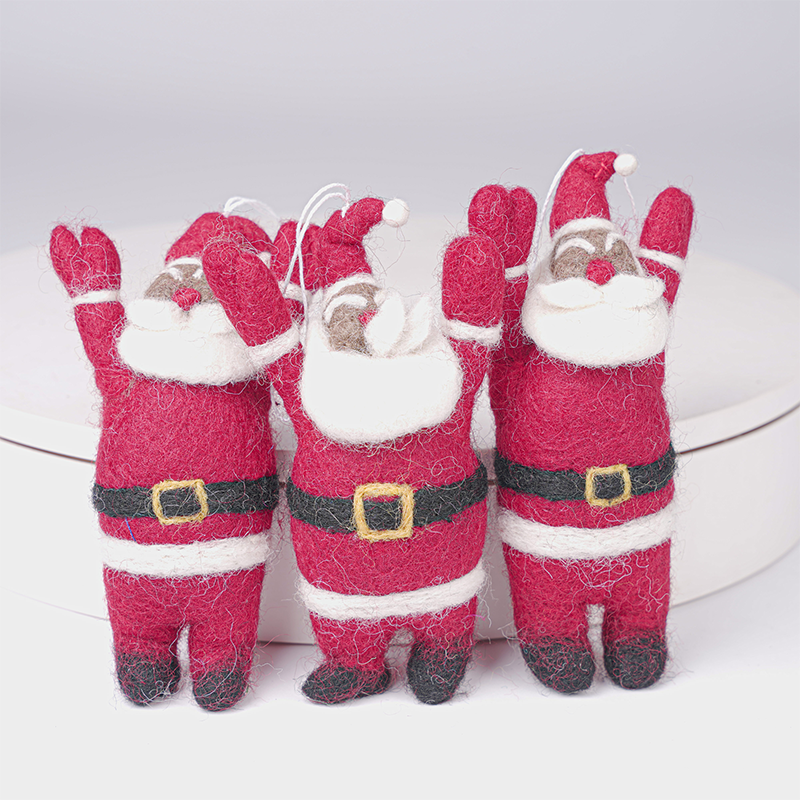 3 Felt Santa