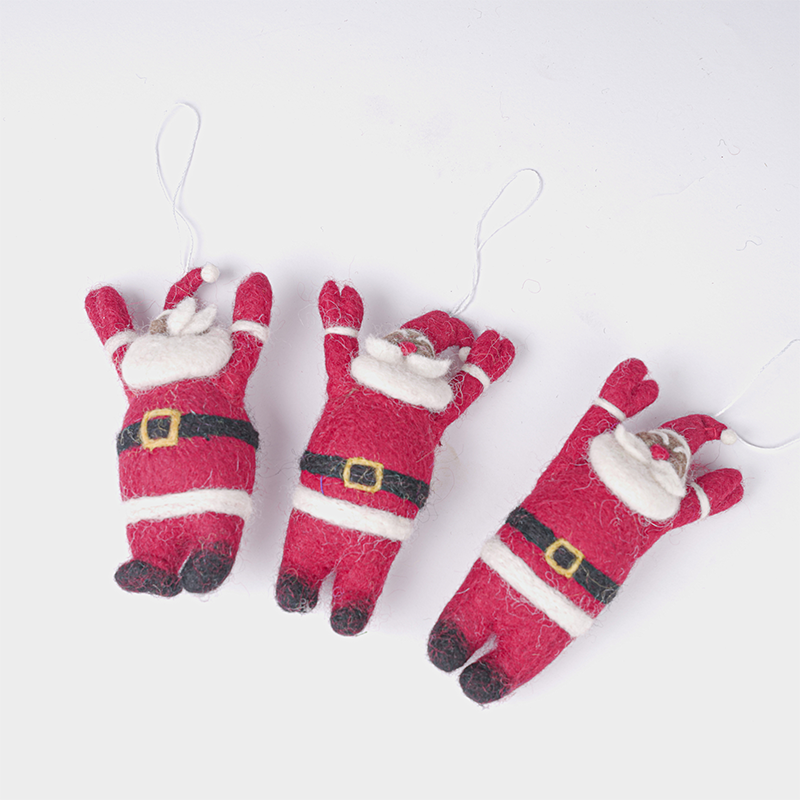 3 Felt Santa
