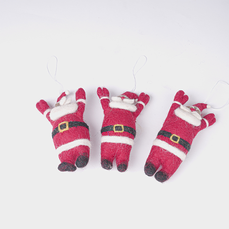 3 Felt Santa