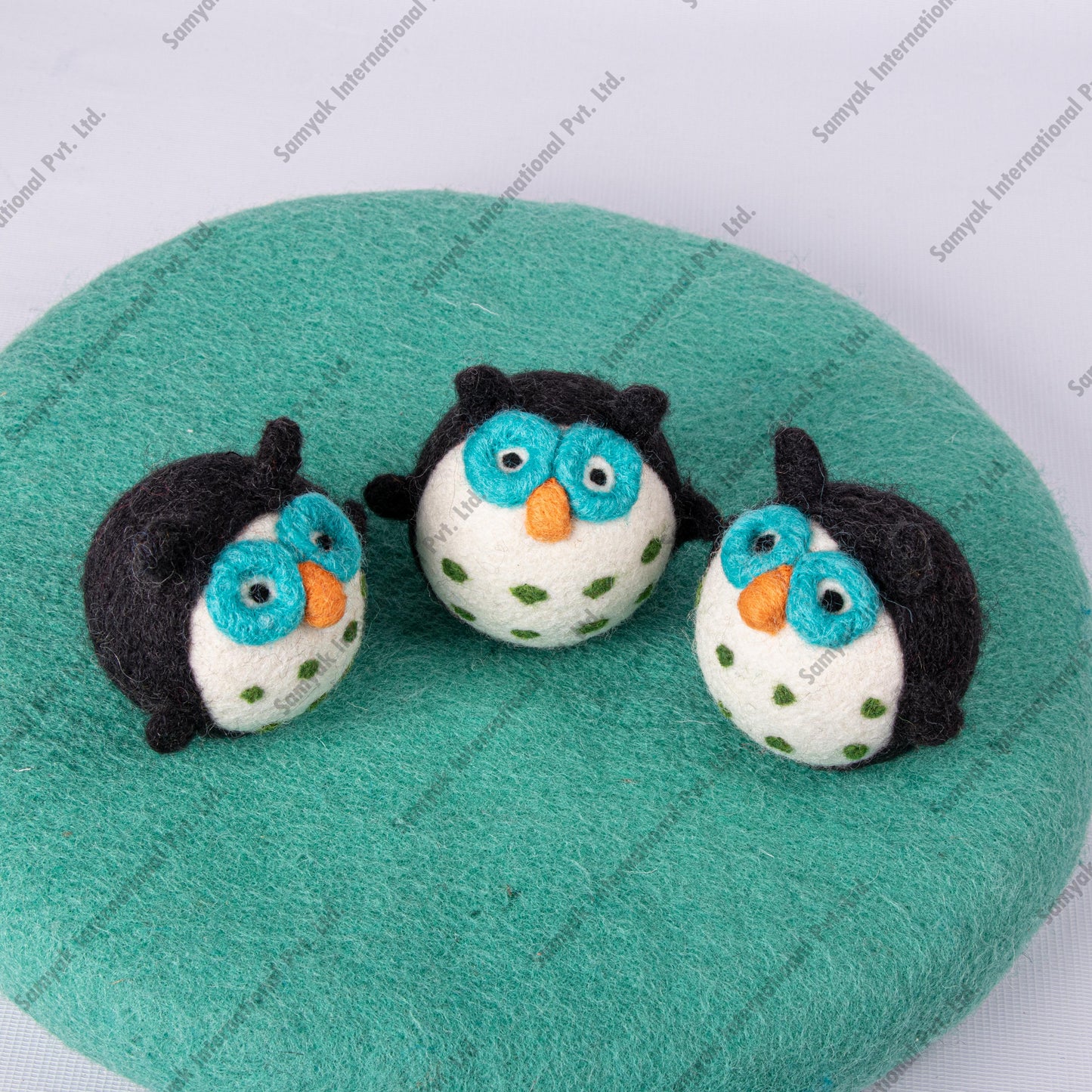 Felt Penguin Dryer Balls 3