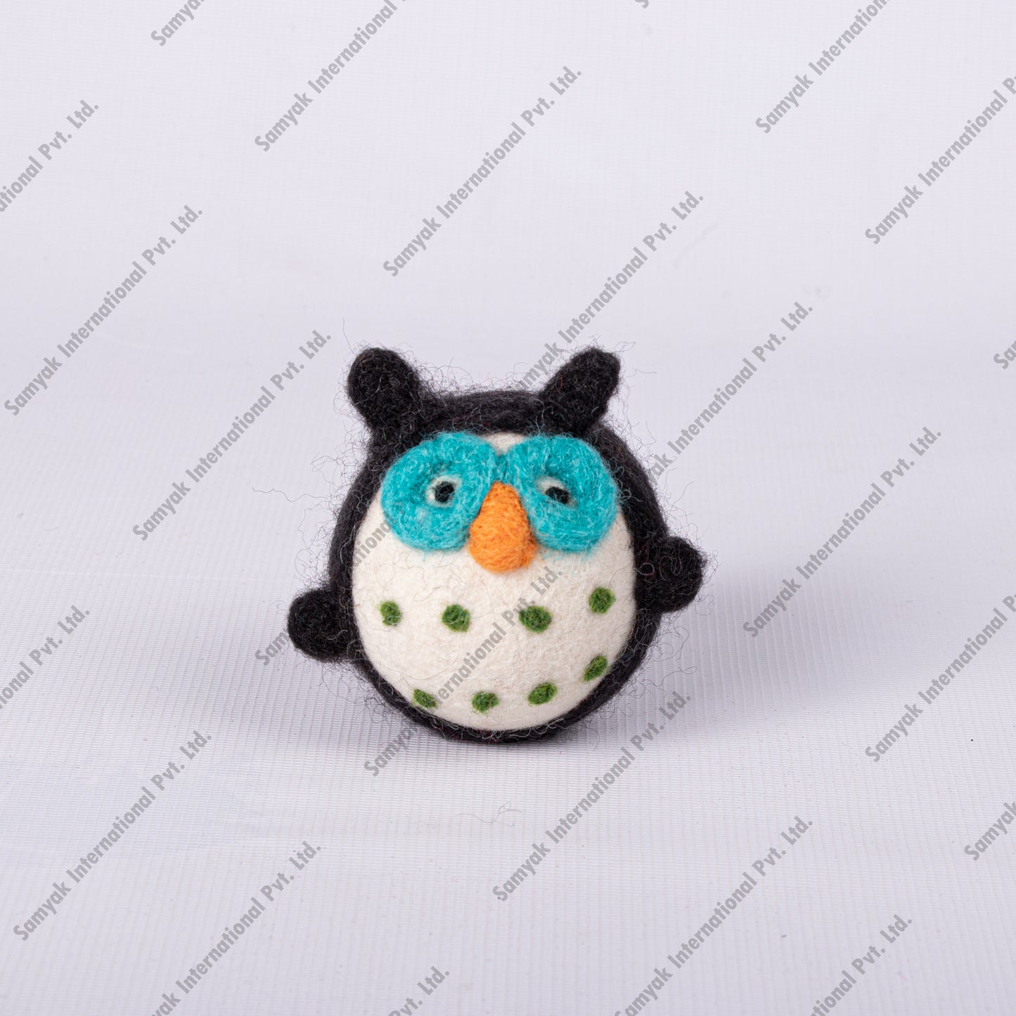 Felt Penguin Dryer Balls 3