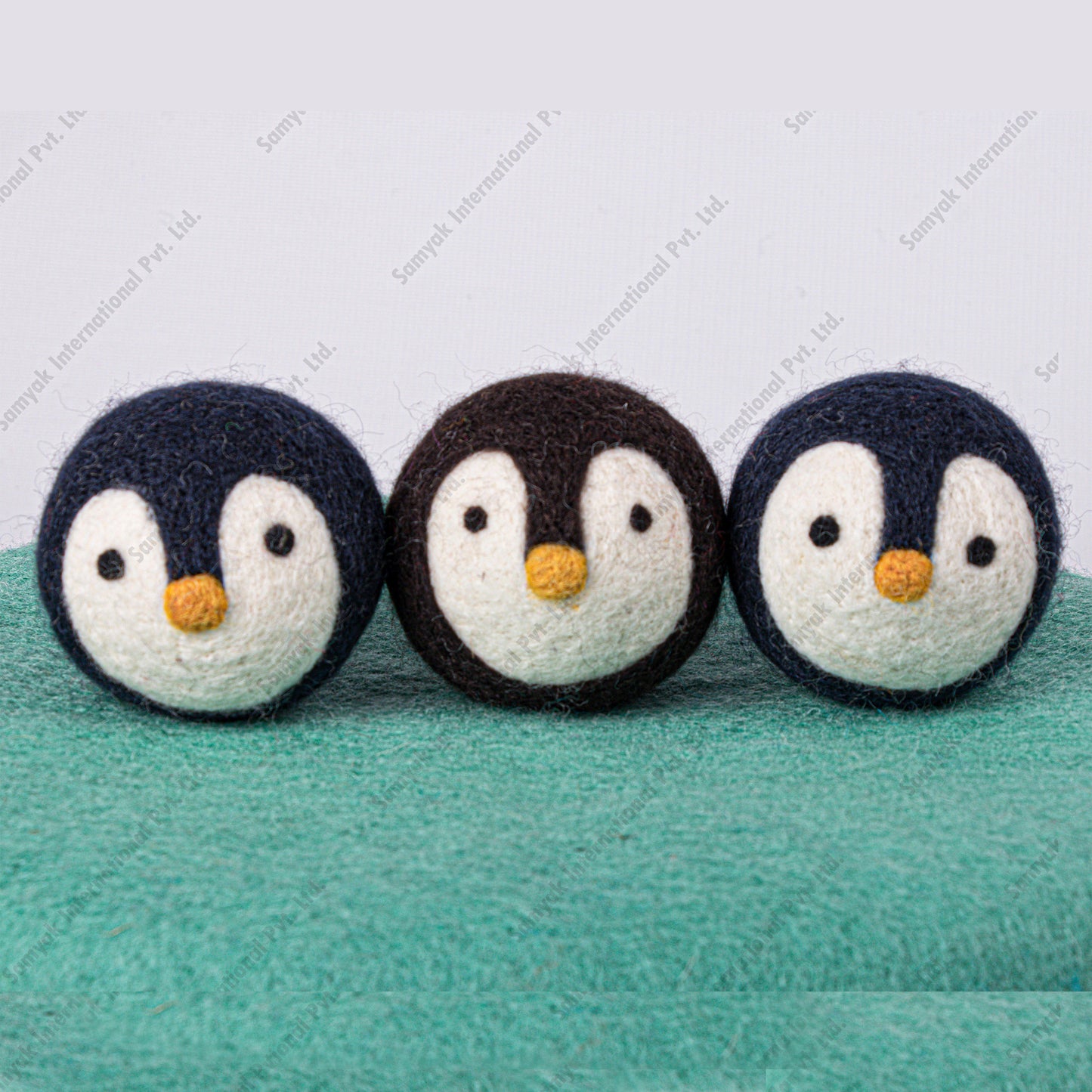 Penguin Pattern Dryer Balls 2