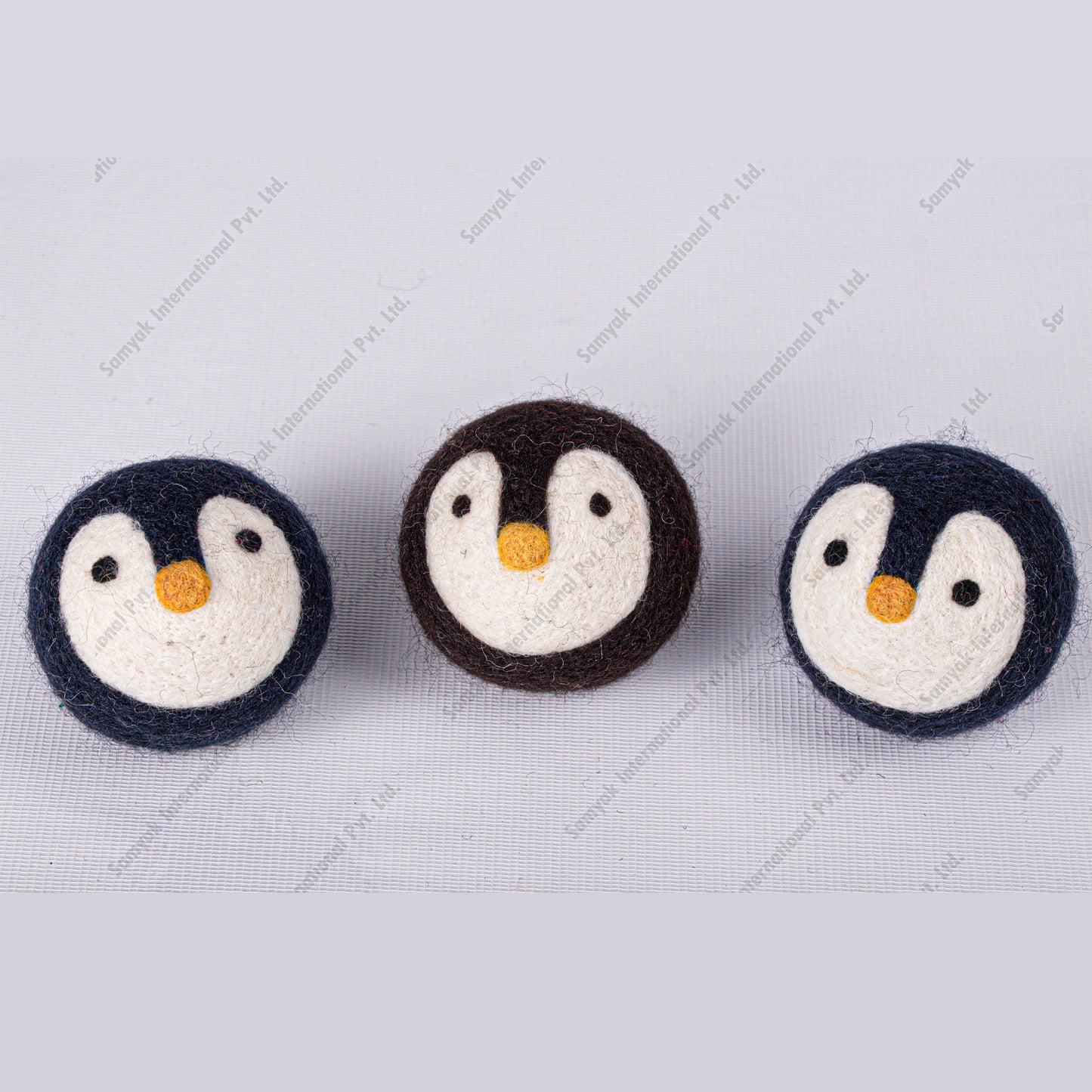 Penguin Pattern Dryer Balls 2