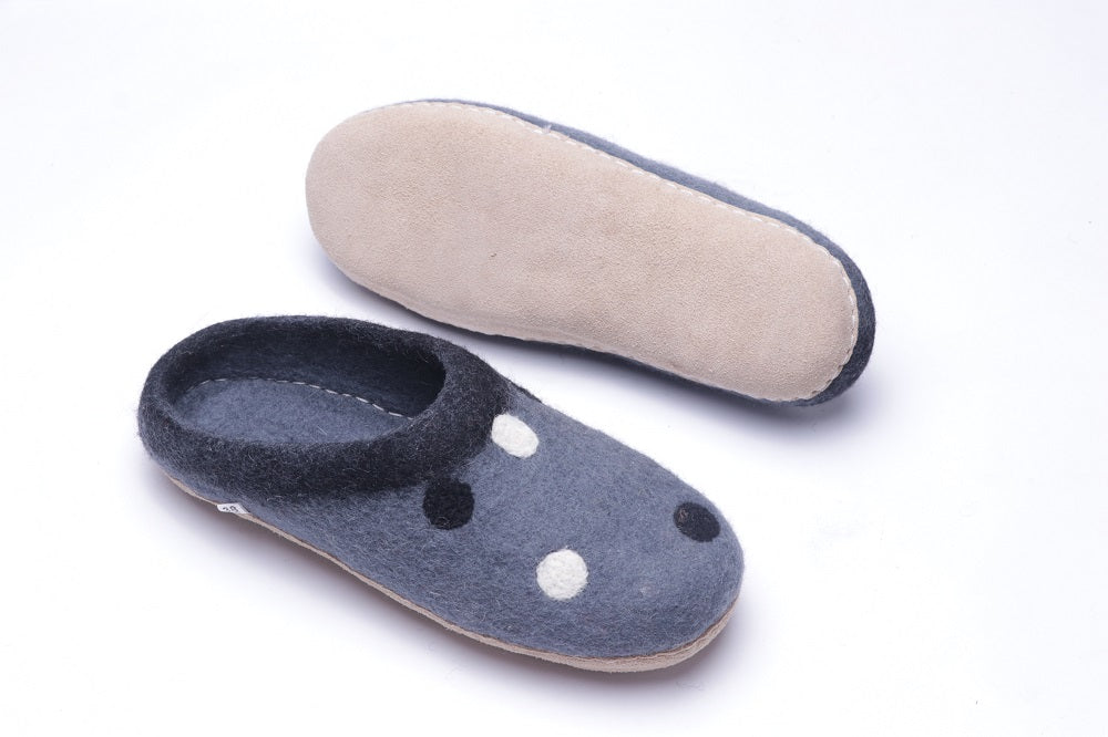 Blue black and white dotted felt slipper