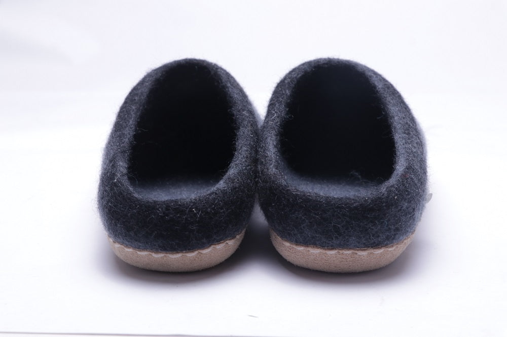 Blue black and white dotted felt slipper