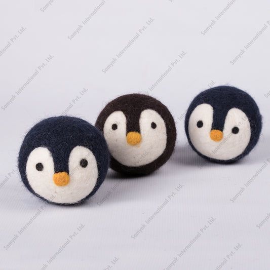 Penguin Pattern Dryer Balls 2